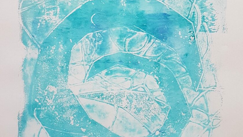 Monotype, impression gélatine bleu clair avec pochoir et fils.