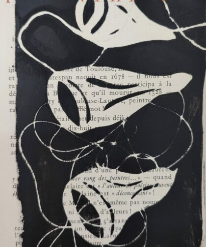 Monotype, impression gélatine, noir avec pochoirs et fils. Acrylique sur livre francais.