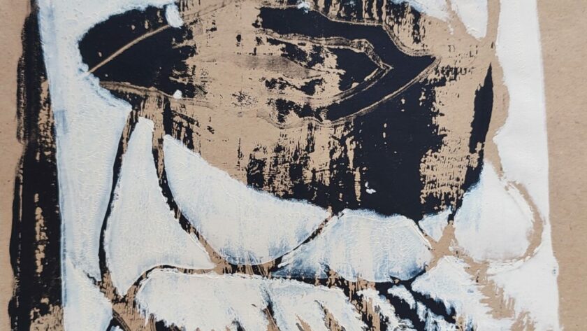 Monotype, impression gélatine, noir - beige avec pochoirs, feuilles, herbes et fils. Acrylique sur livre franccais.